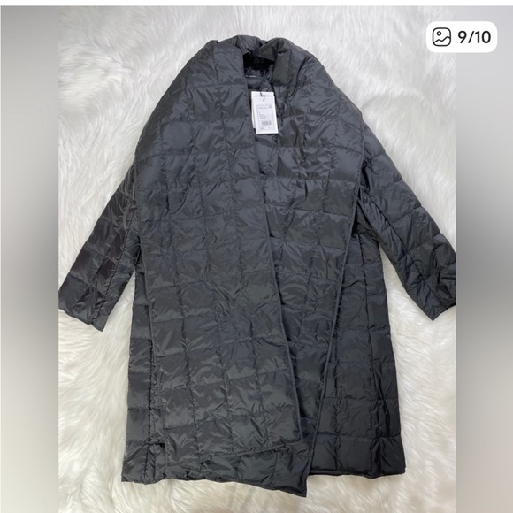 Theory Black Puffer Jacket with large detachable scarf. - Picture 14 of 14